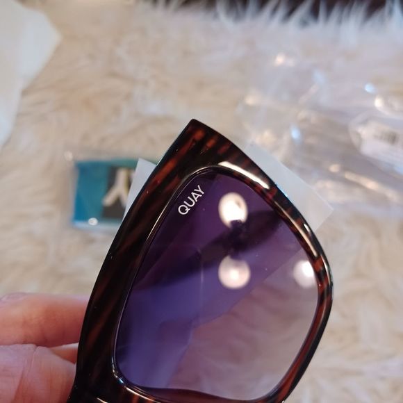 Host Pick! NEW! RArE Quay For Keeps espresso striped cat eye sun…